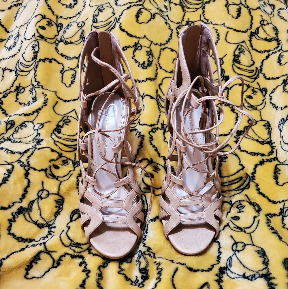 Jessica Simpson heels, size 9m in buff
